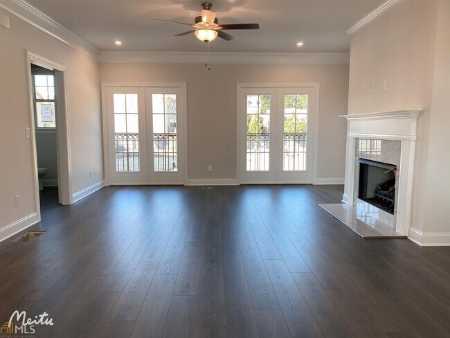 Building Photo - 1395 Live Oak Lane