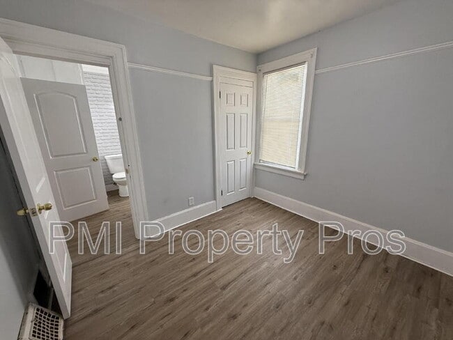 Building Photo - 2853 N Booth St