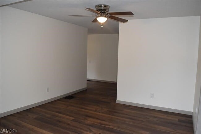 Building Photo - 205 McFadden St