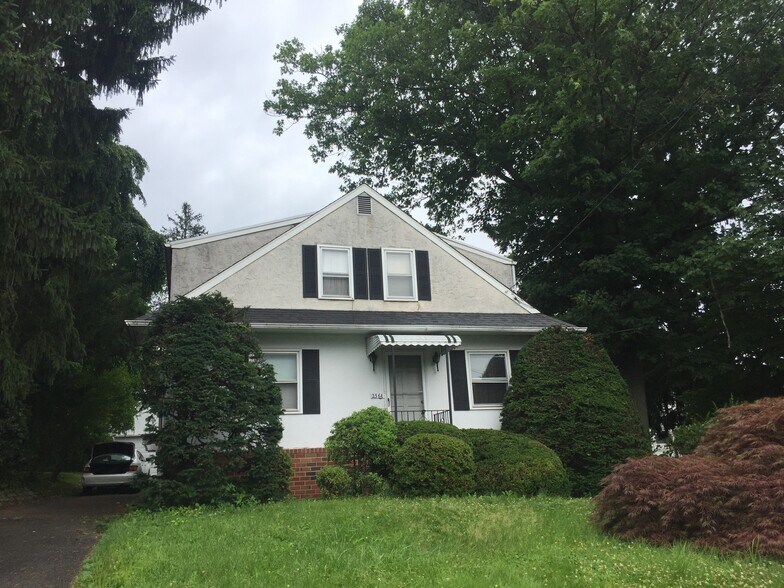 Primary Photo - 2363 Mount Carmel Ave