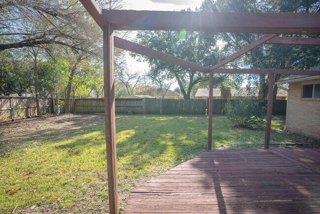 Building Photo - 3134 Jenny Dr