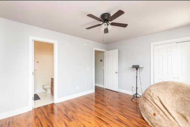 #1 Master bedroom, level 3 - 5005 Double Fox Rd