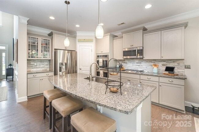 Building Photo - 118 Tomahawk Drive