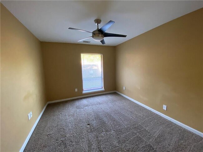 Building Photo - 6448 Appletree Way