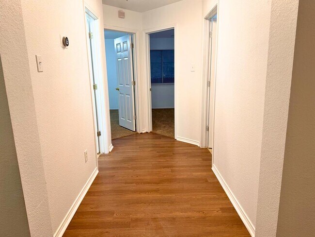 Building Photo - 711 Settlement St