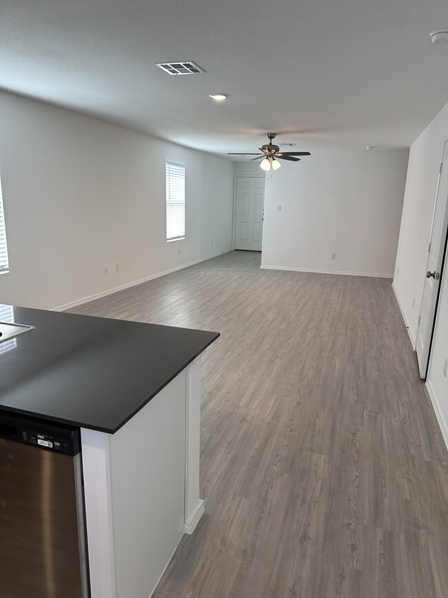 Building Photo - 2422 Broken Arrow