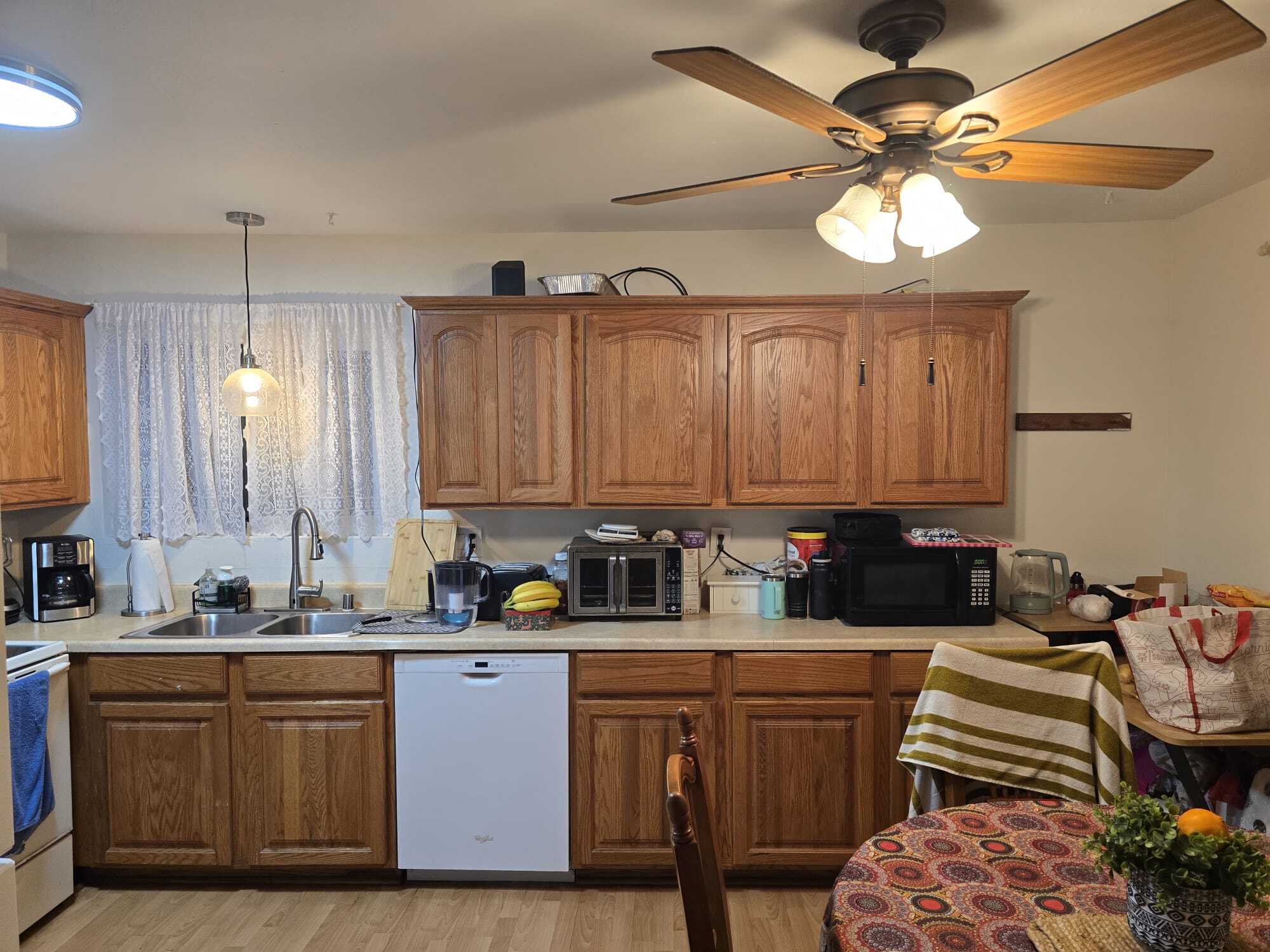 Building Photo - 1811 E Grand Ave