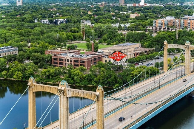 Building Photo - 19 S 1st St