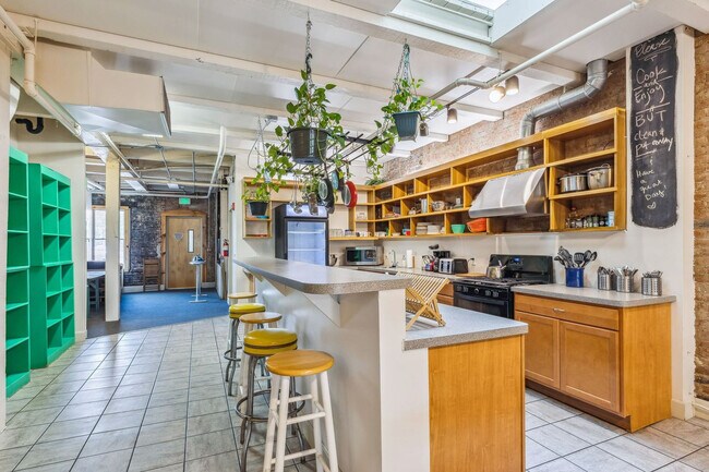 Building Photo - 2078 W 25th St