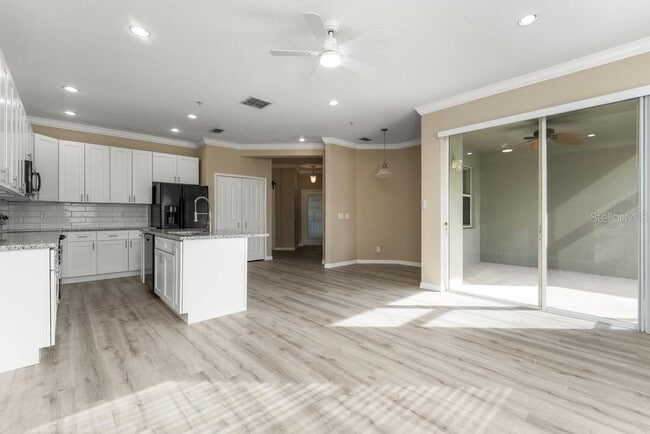 Building Photo - 868 Stonechase Ln