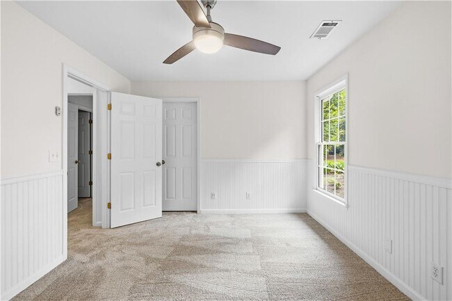 Building Photo - 2530 Wellsley Ln
