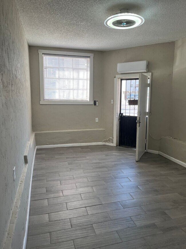 Building Photo - Apartment for rent In Downtown El Paso