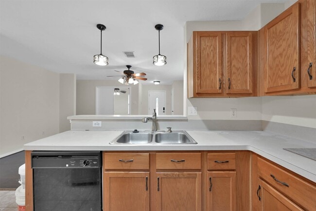 Building Photo - 24011 Pinecreek Point