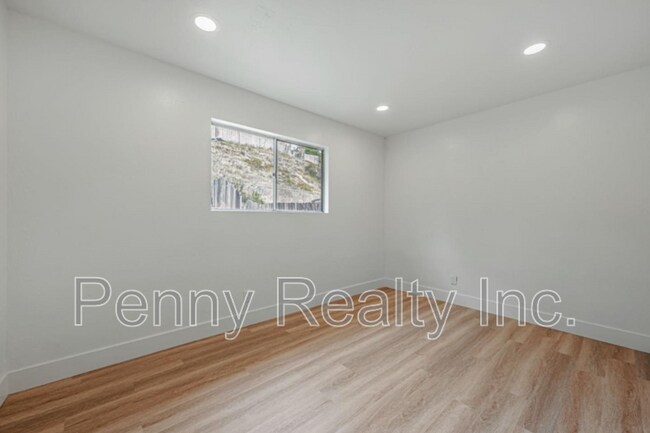 Building Photo - 6046 Reo Pl