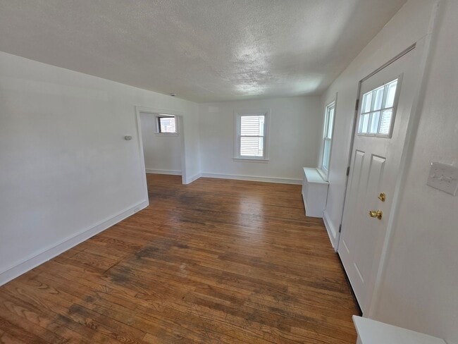 Building Photo - 19 Champlain Ave