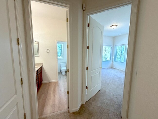 Building Photo - Spanish Springs 5bed/3bath - Move in Speci...