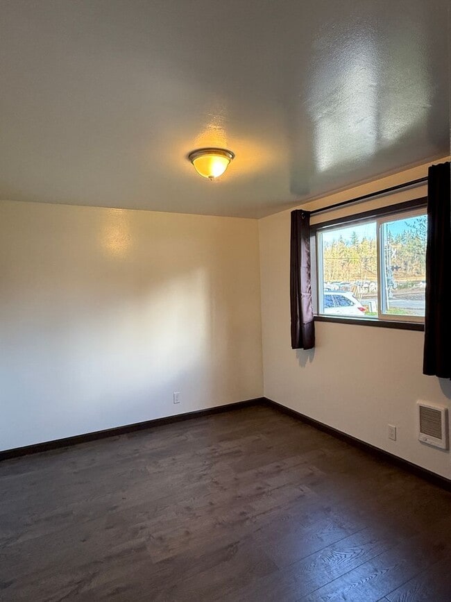 Building Photo - 2 Bed, 1 Bath + Bonus Room & Carport - peaceful country living just minutes from town!