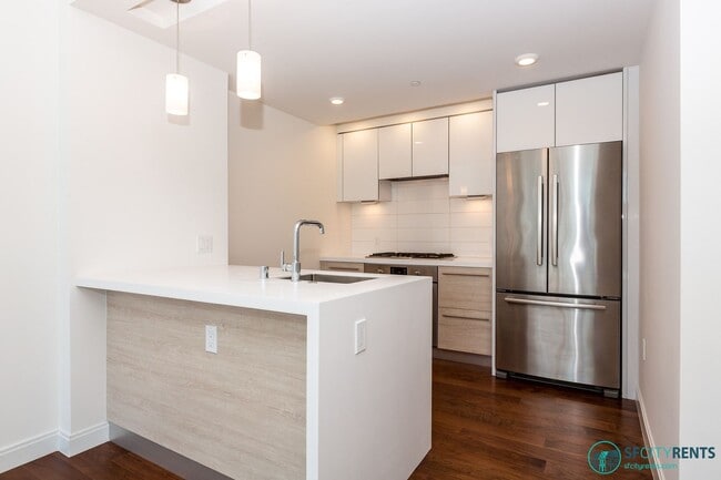 Building Photo - Hayes Valley: 1 Bed Condo Above Trader Joe's