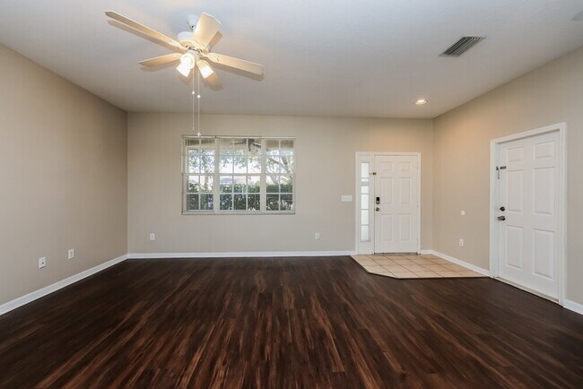 Building Photo - 6327 Bridgecrest Dr