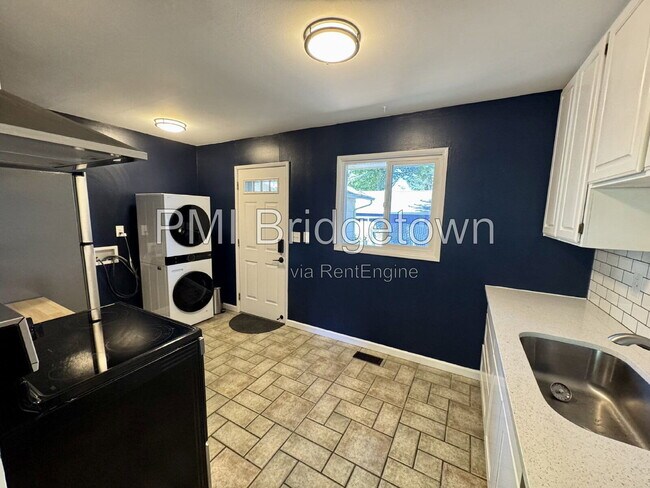 Building Photo - 9725 SE 29th Ave