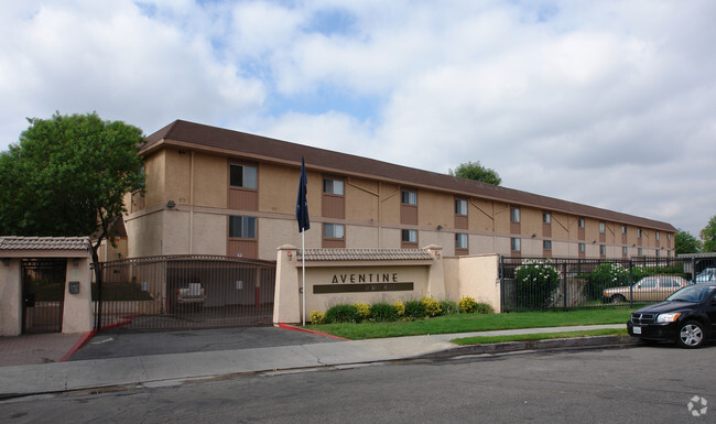 Building Photo - Fountain Villas