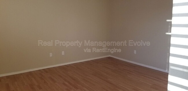 Building Photo - 7006 S 40th Ave