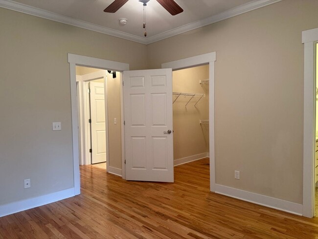 Building Photo - Townhouse walking distance to Black Mountain available now!