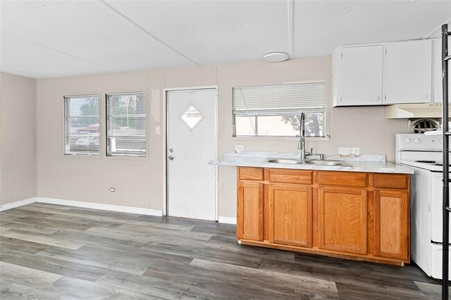 Building Photo - 2854 Lake Alfred Rd