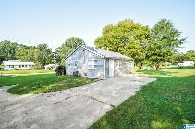 Building Photo - 3405 Walker Chapel Rd