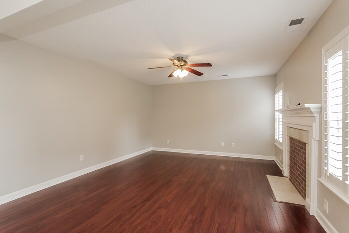 Building Photo - 525 Danfield Dr