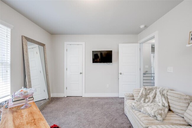 Building Photo - 7405 Buchholz St