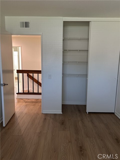 Building Photo - 2126 E Deer Springs Ln