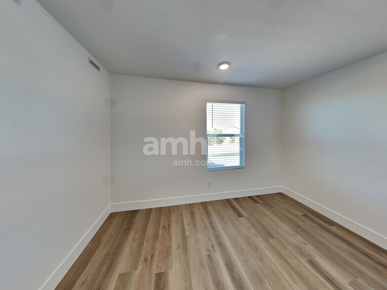 Building Photo - 11140 Magallanes St