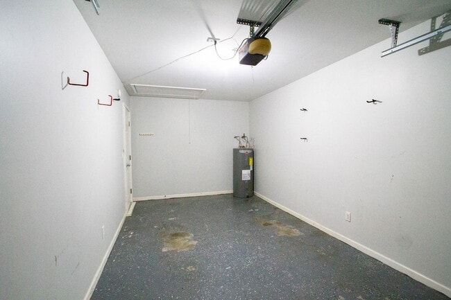 Building Photo - 157 Hayesbury Ct