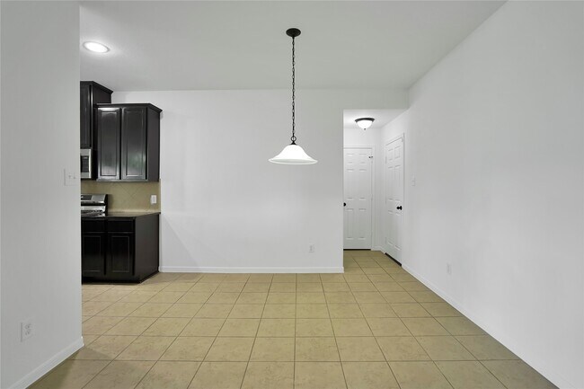 Building Photo - 9214 St Laurent Ln