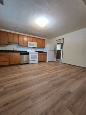 Building Photo - Adorable Maple Leaf ADU with Private Entrance- 2 Bedroom\1 Bathroom