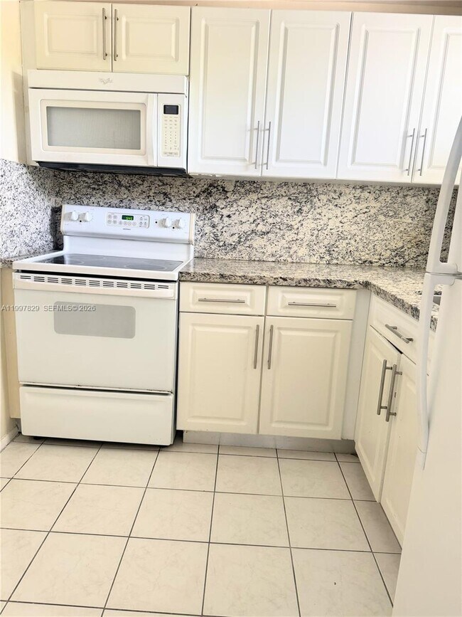 Building Photo - 8200 Sunrise Lakes Blvd