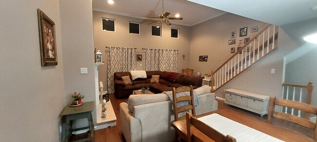 Building Photo - 203 Prairie Ct