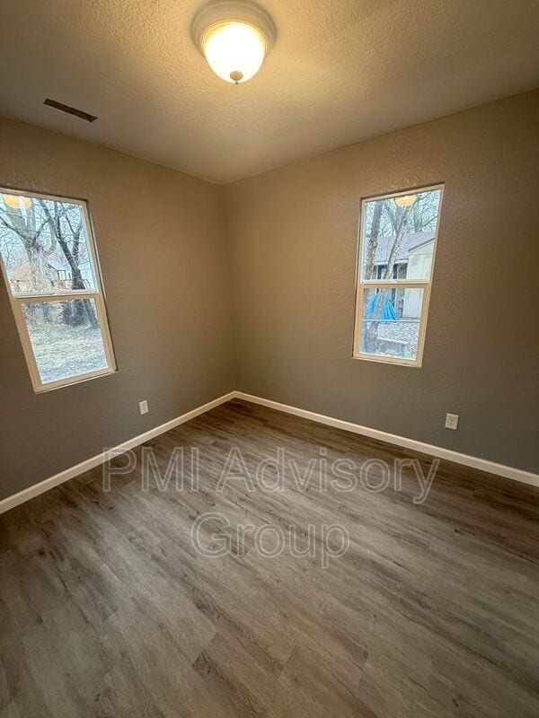 Building Photo - 2328 SW Eveningside Dr