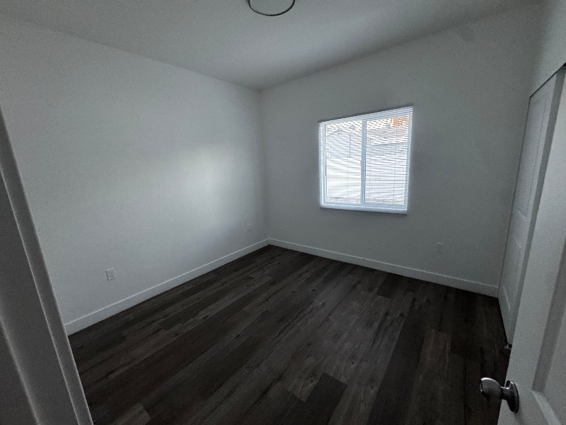 Building Photo - 1083 W 9th St