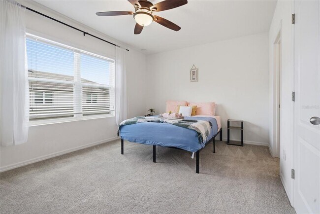 Building Photo - 10425 Red Carpet Ct