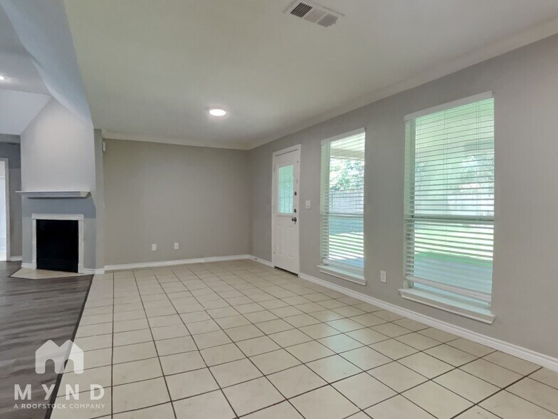 Building Photo - 1606 Briarcliff St