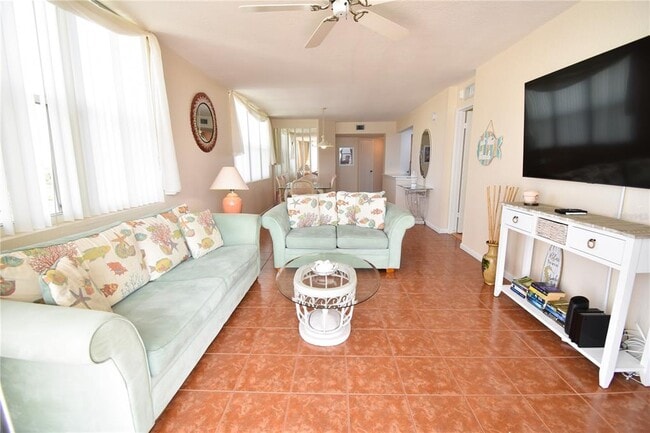 Building Photo - 6021 Bahia Del Mar Cir N