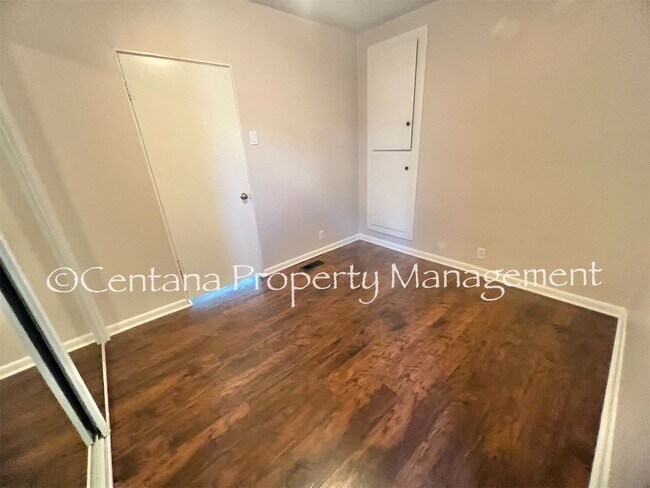 Building Photo - Beautiful 1 bedroom in a duplex!