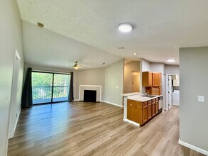 Building Photo - Spacious and Convenient 2 Bedroom Condo in...