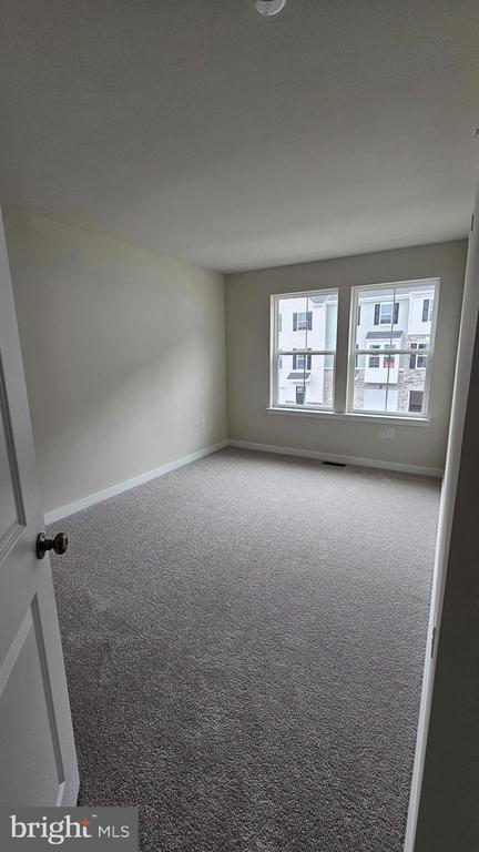 Building Photo - 253 Talucci Dr