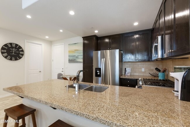 Building Photo - 327 Newbury Vista Ln