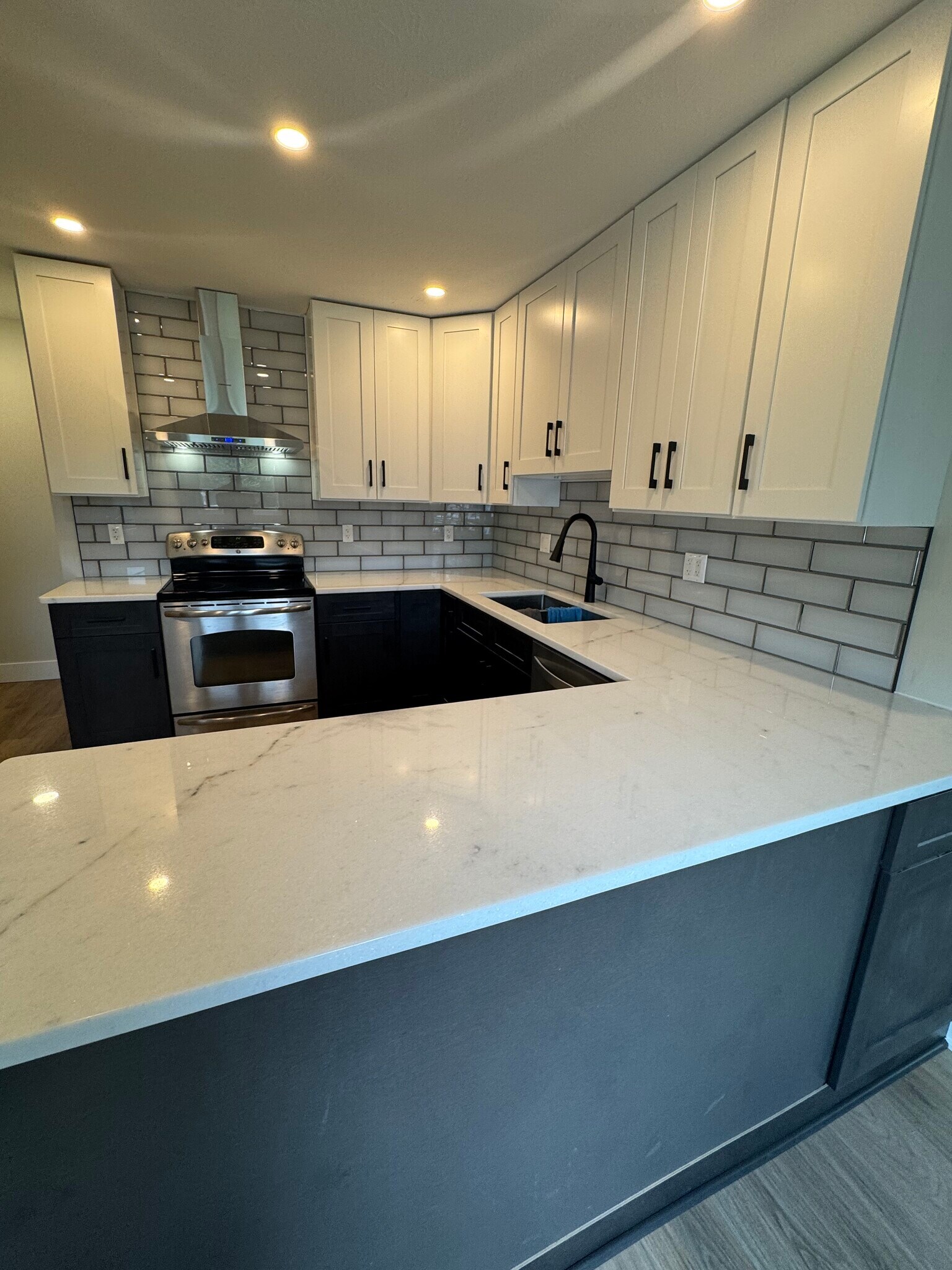 Building Photo - 594 W 130th St