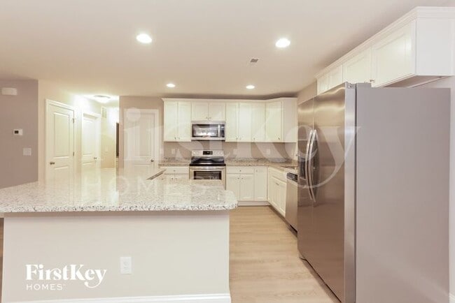 Building Photo - 1520 Longbow Dr