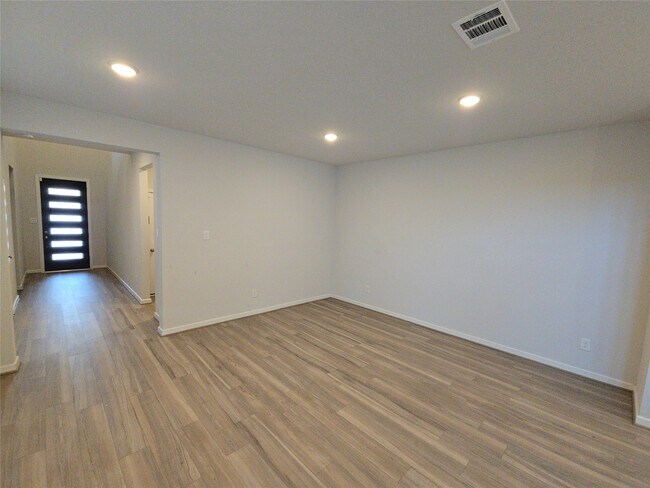 Building Photo - 9227 Dearborn Knoll Dr